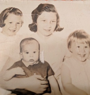 Photo Sibling Revelry